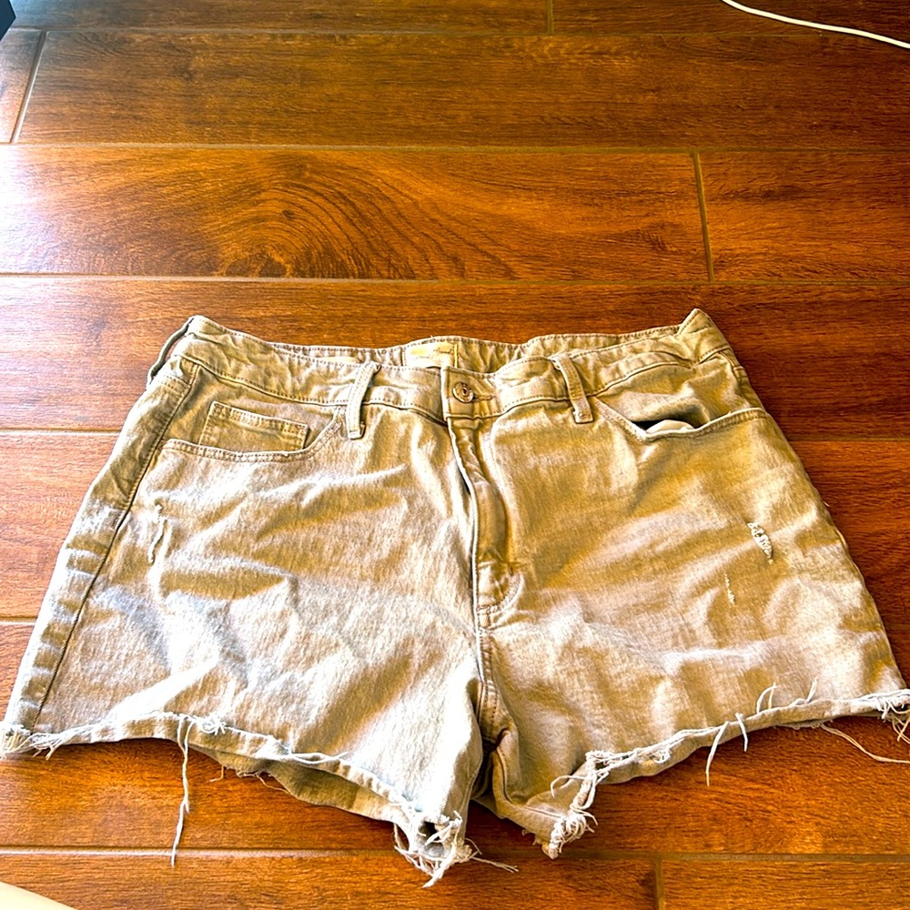 Universal Thread Shorts